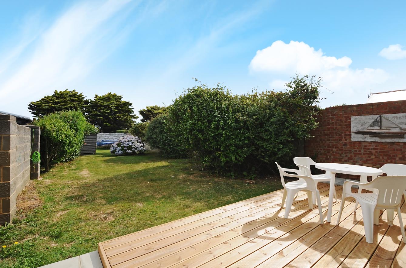 Holiday Lettings, Bracklesham Bay Seagulls Baileys Estate Agent